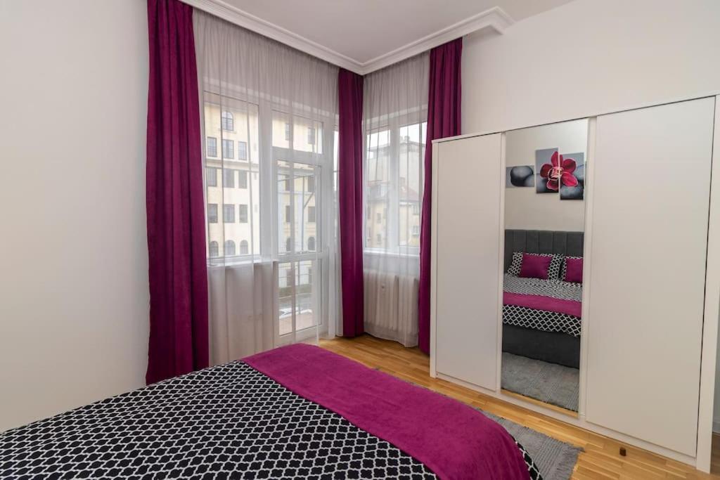 Spacious Aristocratic Apt. With A Colourful View Sofie Exteriér fotografie